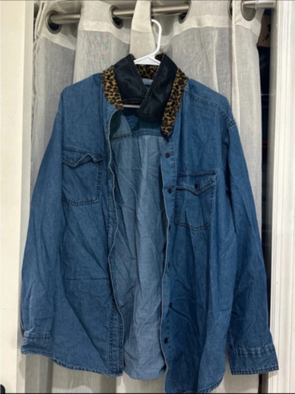 Basic Editions Blue Denim Shirt Jacket with Leopard-Trim Collar